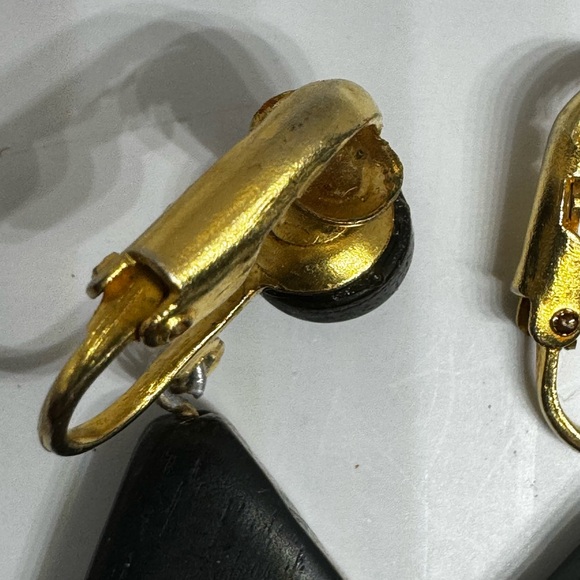 Art Deco Whitby Jet Drop Earrings Gold Plated Clip On 1920s Mourning - Picture 6 of 12